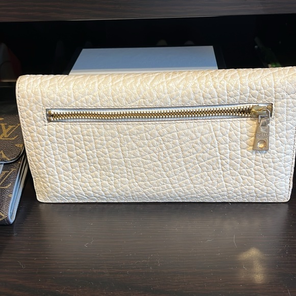 DKNY clutch wallet - Picture 2 of 5